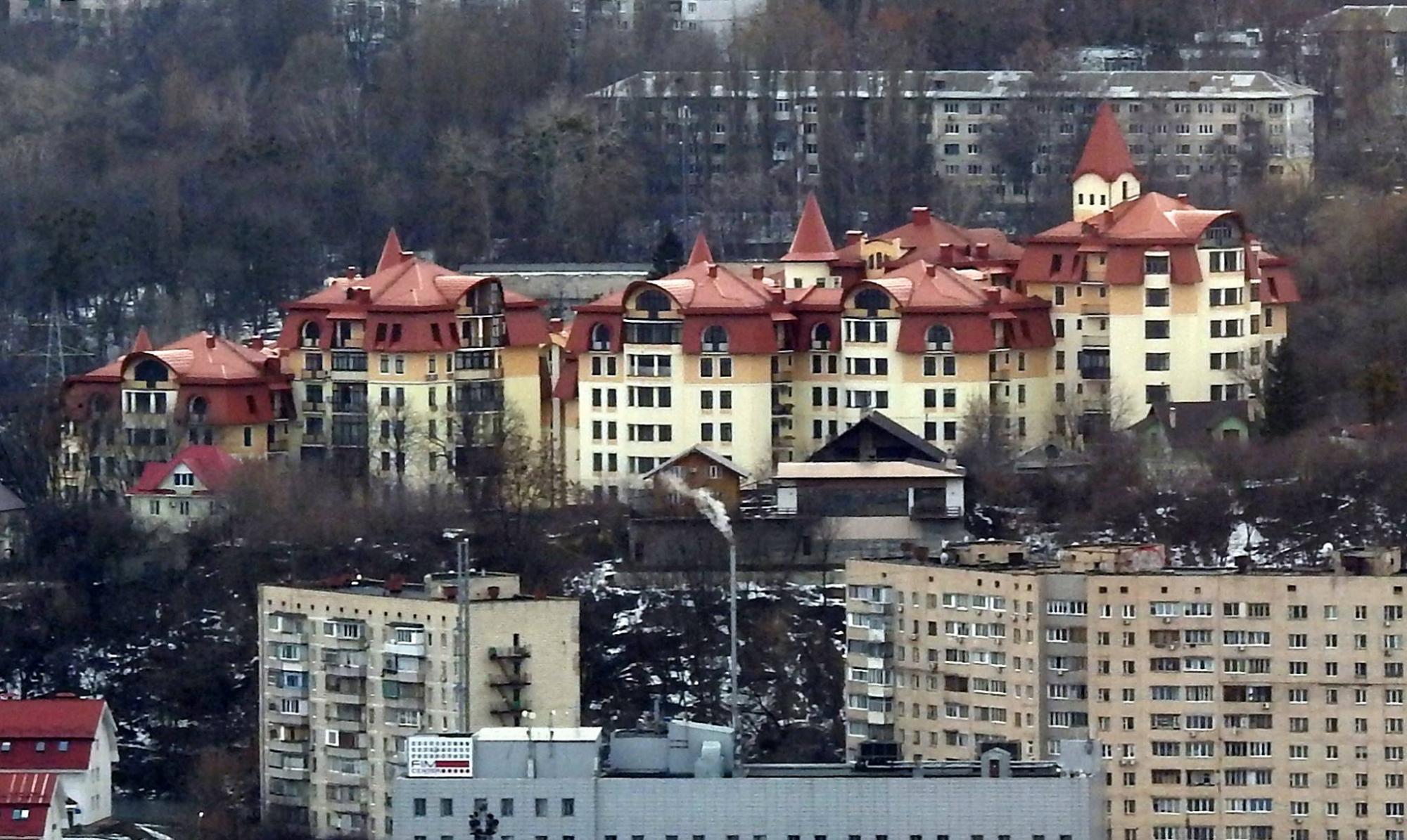 Цена шокирует: сын Авакова переехал в элитный дом на Печерске